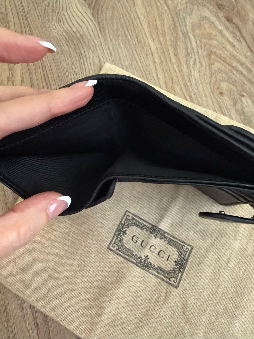 GUCCI Calfskin Interlocking G Compact Wallet with COA - Picture 8 of 11